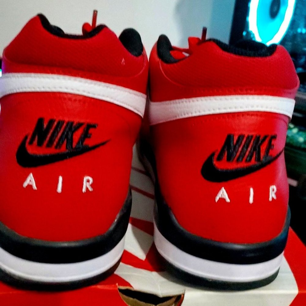 NIKE FLIGHT LEGACY MENS SIZE 12